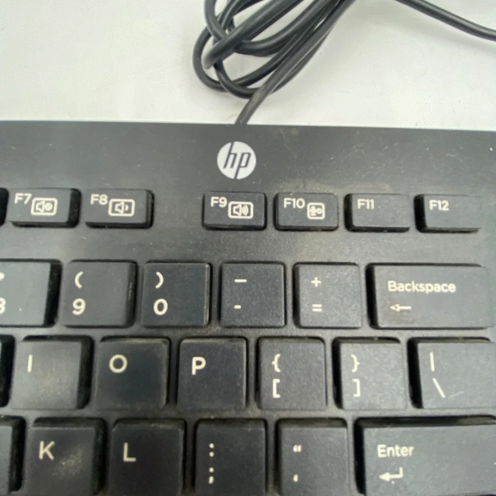 HP Wired USB Keyboard Black 803181-001 Full Size with Keypad Tested Missing Foot
